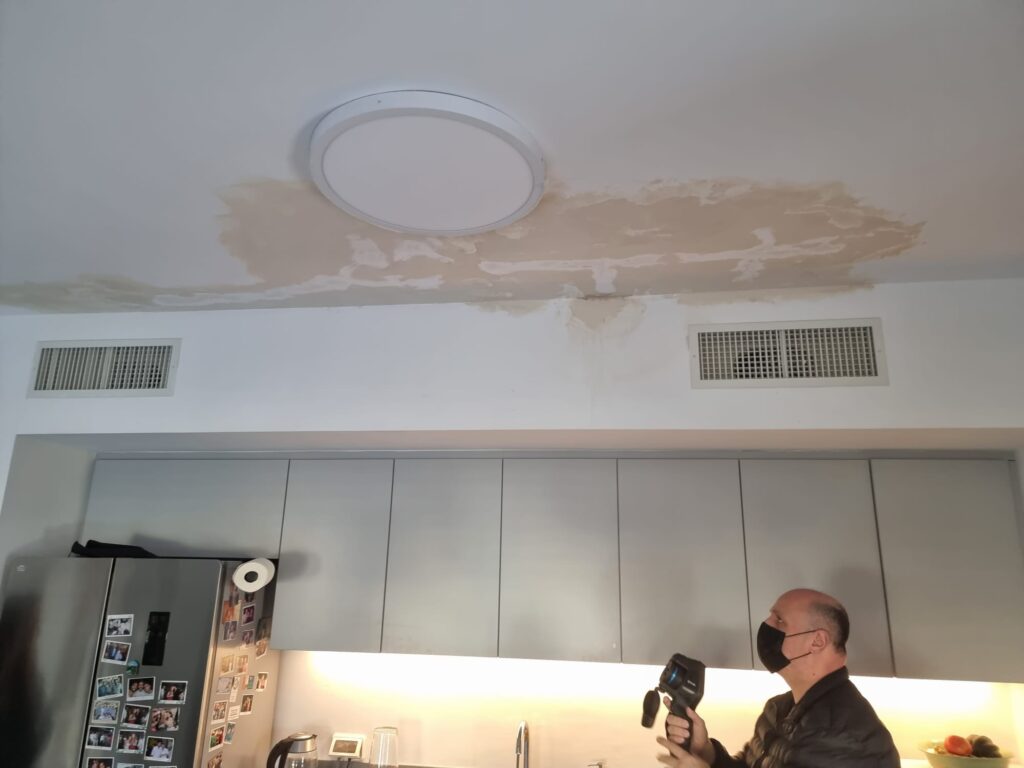 מה חייבים לבדוק לפני כיסוי צנרת בקירות וברצפות